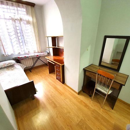 Cozy Apartment Near Opera House Yerevan Exterior photo
